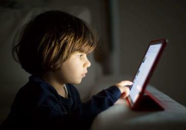 هفت کاری که کودکانتان نباید در اینترنت انجام دهند